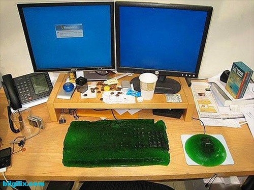 Bilgisayarın klavye ve faresini jöle ile kaplayın :)